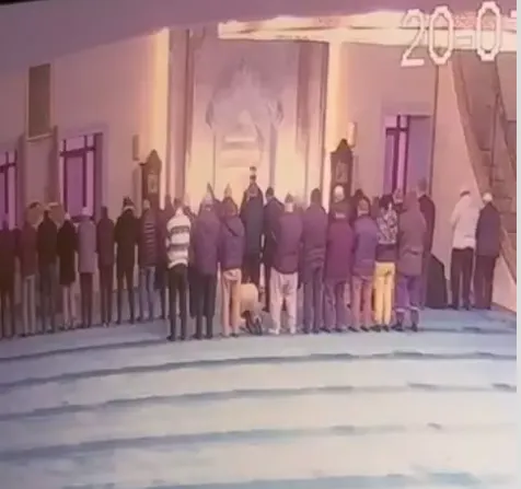 Namaz kılarken fenalaşan adam hayatını kaybetti