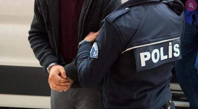 Gözaltındaki arkadaşına ekmek arasında uyuşturucu götürdü