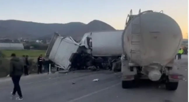 Silifke-Antalya Yolunda Feci Kaza: 1 Ölü, 3 Yaralı