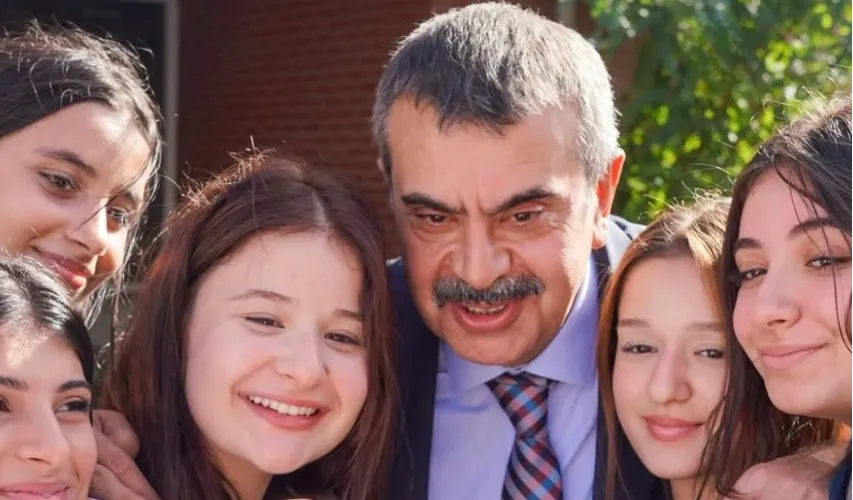 Bakanlık düğmeye bastı... Liselerde eğitim yeniden 3 yıl oluyor