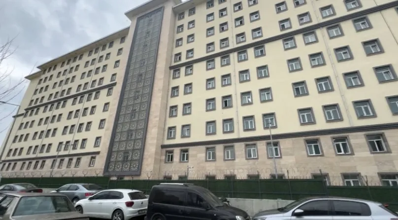 Kız yurdunca korkunç olay! Mutfak görevlisiyim diye girdi öğrenciyi taciz etti