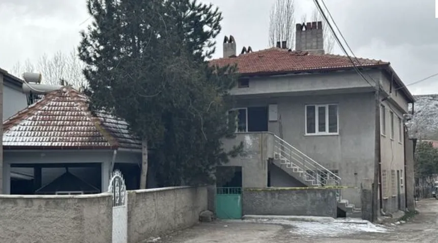 Kan donduran olay! Babasını uyurken katletti!