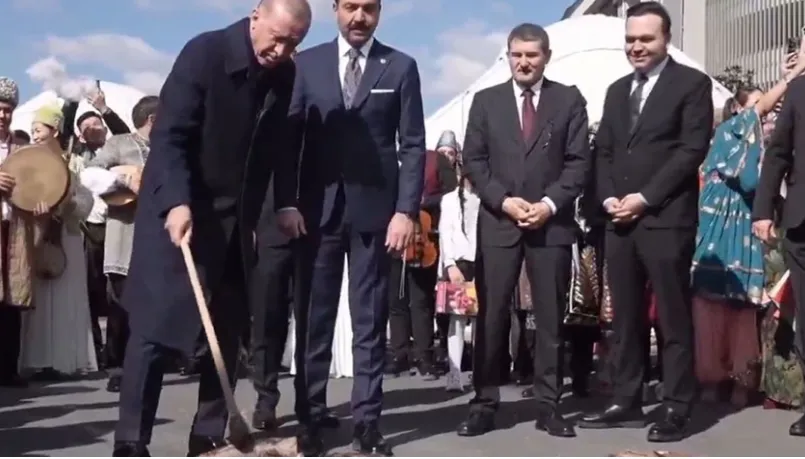 Cumhurbaşkanı Erdoğan Nevruz ateşini yaktı