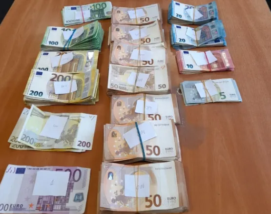 Buzdolabına sakladığı 62 bin 770 euro gümrükte yakalandı