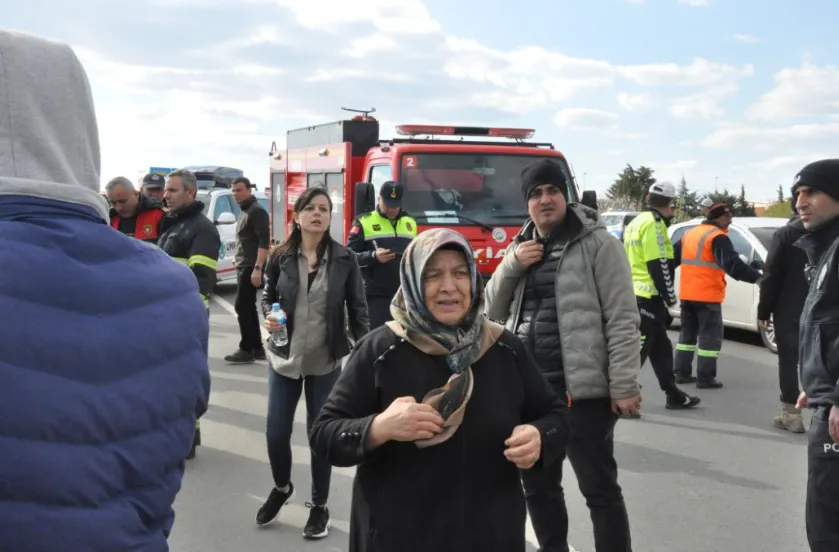 Edirne’de öğrenci servisi devrildi: 27 yaralı