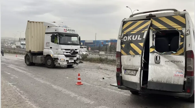 Kafa kafaya çarpıştılar: Çok sayıda yaralı var!