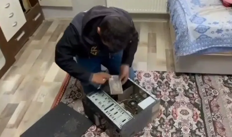 Banka hesaplarına izinsiz erişip 1 milyon 195 bin TL’lik vurgun yaptılar