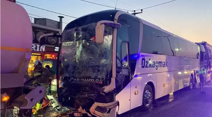 4 araç zincirleme kazaya karıştı: 1 ölü, 7 yaralı