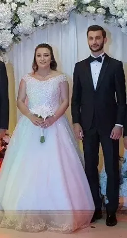 Lüks otomobil, gişelere ok gibi saplandı: Evli çift hayatını kaybetti