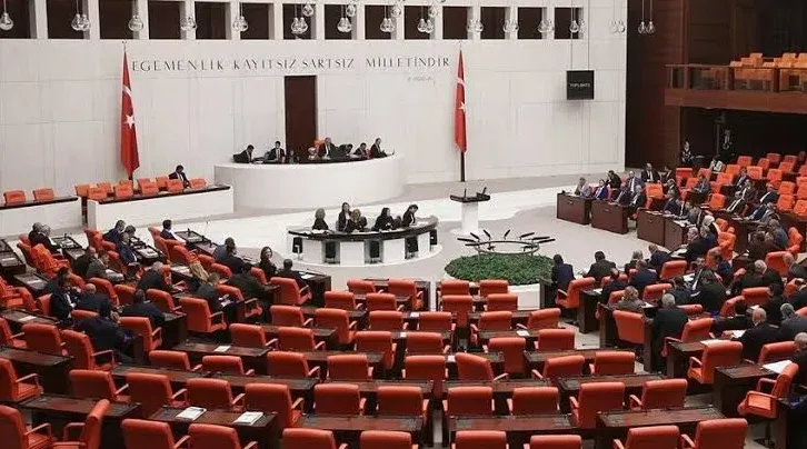 Başarır: “Erdoğan’ın diplomasını getirin”