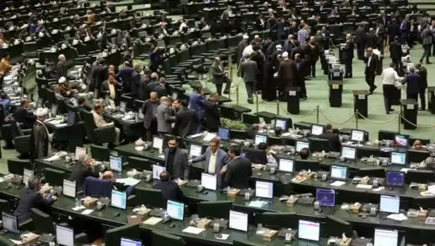 Meclis onayladı! Komşuda perşembe günü kararı