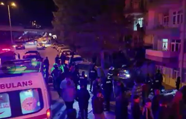 Kimisi kamyon devrildi sandı, kimisi de deprem: Gördükleri manzarayla şoke oldular