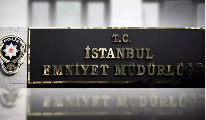 Sürücüyle tartışan 2 polis memurundan biri görevden uzaklaştırıldı