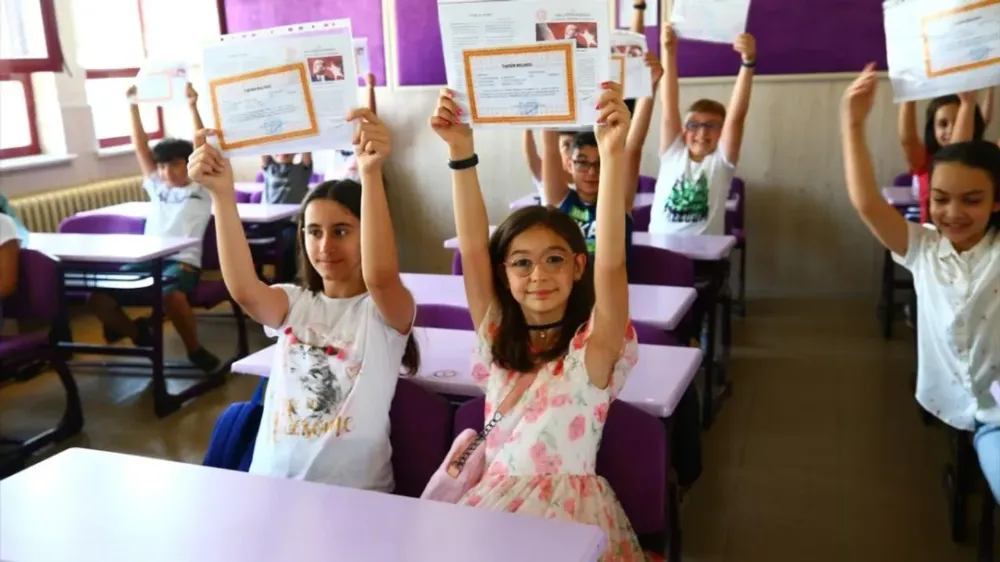 Yaz Tatili Kısalıyor mu? Yarıyıl Tatili 1 Aya mı Çıkacak?