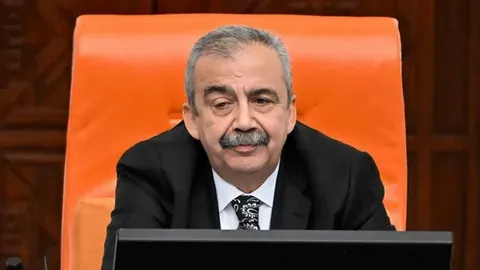 Sırrı Süreyya Önder’in Hayatını Tehlikede mi? Ameliyat Nasıl Geçti?