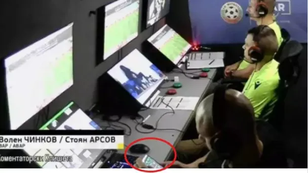 Büyük skandal! Var hakemi canlı yayında bahis oynadı