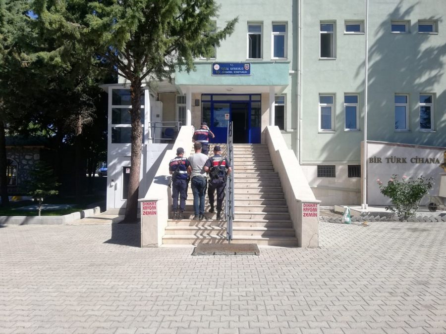 Evinden beyaz esyalari çalindi, hirsiz yegeni çikti