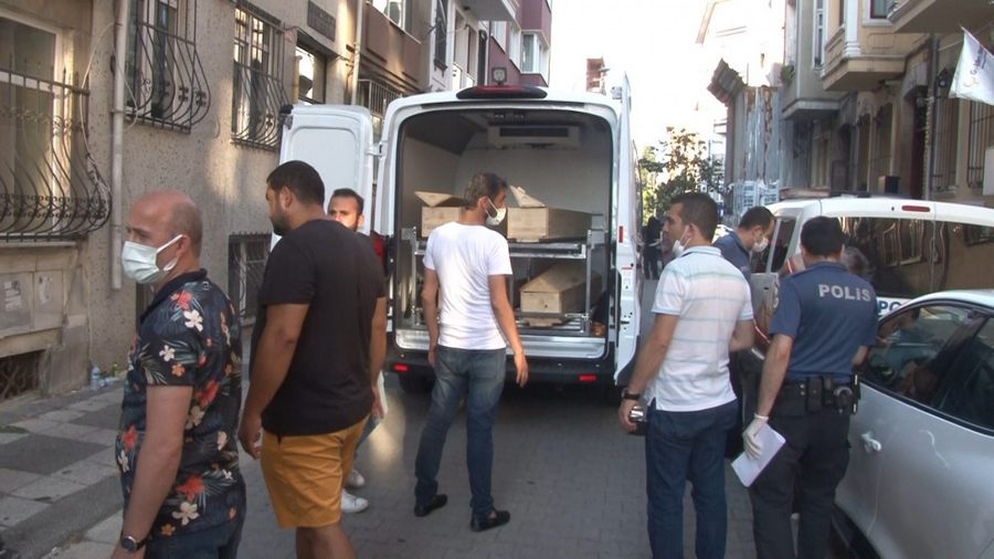 Kadiköy’de sir ölüm: Evinin banyosunda ölü bulundu