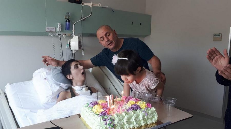 Estetik Ameliyati Sonrasi Yataga Bagimli Kaldi