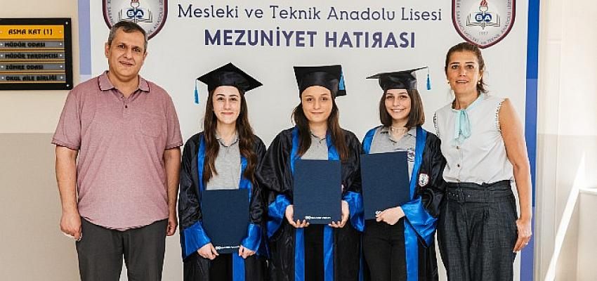 Dilek Sabanci egitim ödülleri bu yil üç kiz ögrencinin oldu