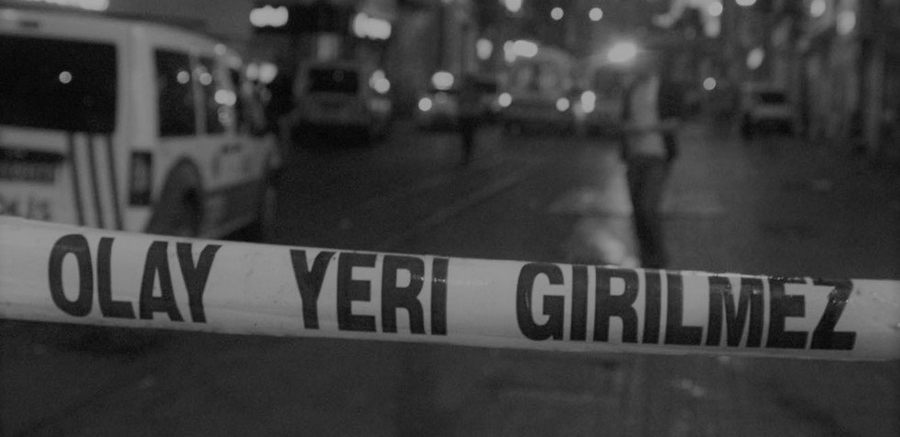 Babasini bogazini keserek öldürdü