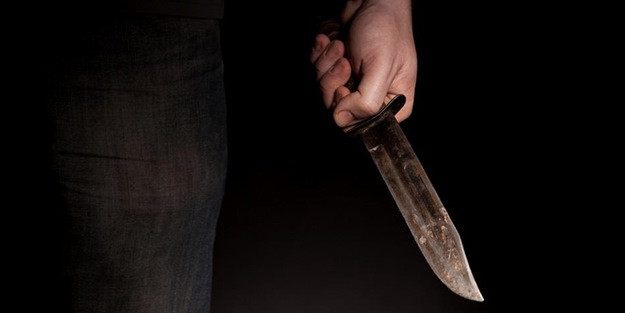 Tartistigi kocasini kalbinden biçaklayarak katletti!