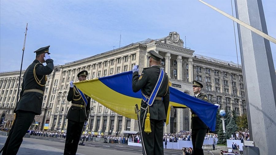 Ukrayna’da 18-60 yas arasindaki erkeklerin ülkeden ayrilmasina izin vermeyecek
